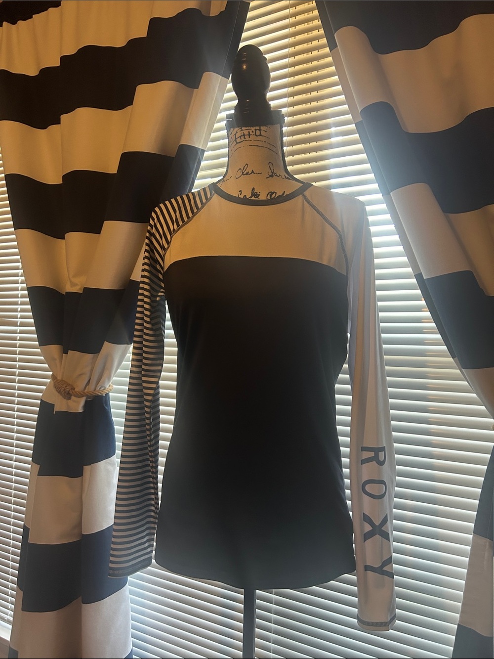 Roxy athletic top